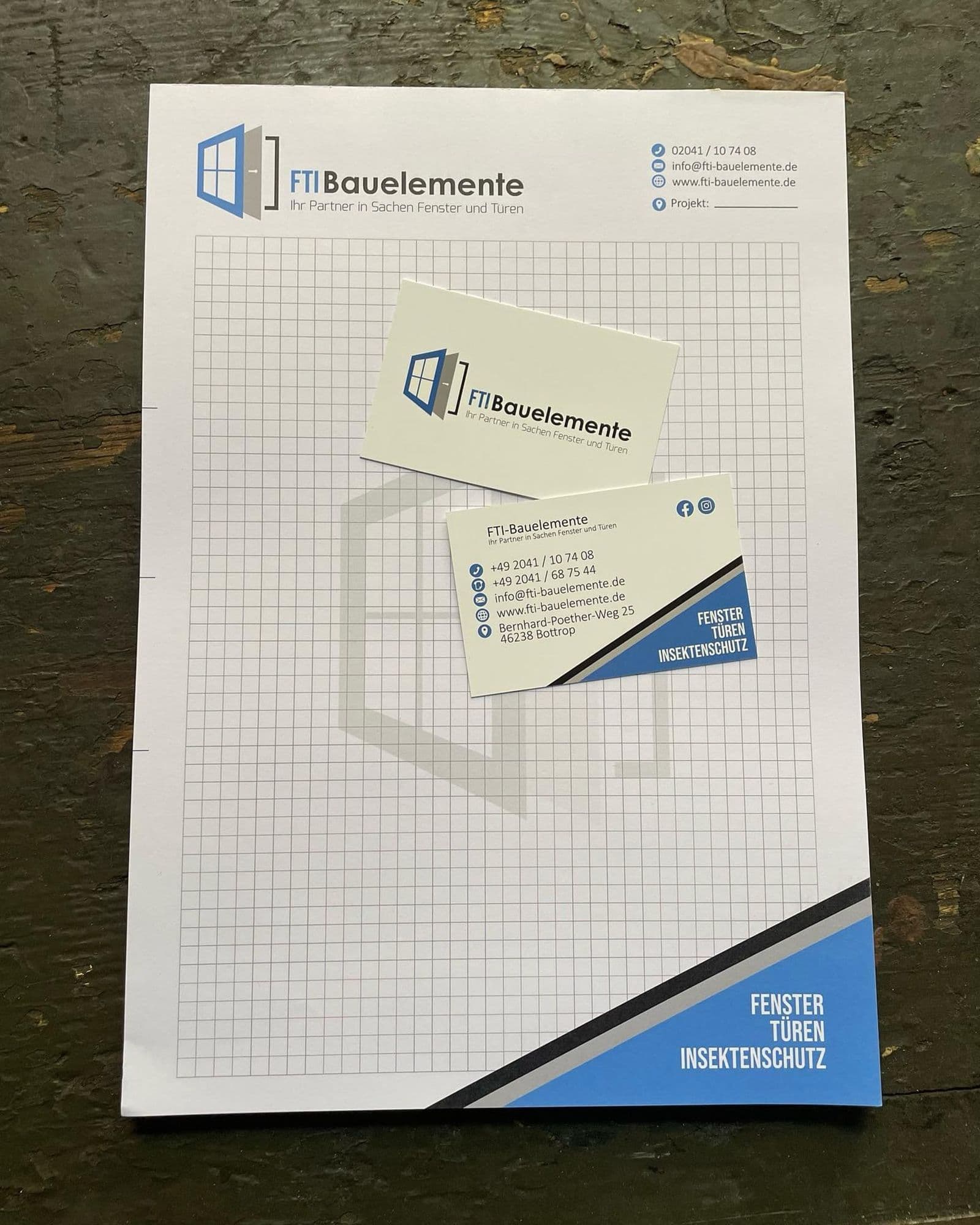 Briefpapier und Visitenkarten von FTI Bauelemente im einheitlichen Firmendesign