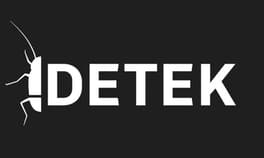 Schwarzer Hintergrund mit weißem Text "DETEK" und einer stilisierten Kakerlake, die den Buchstaben "I" bildet.